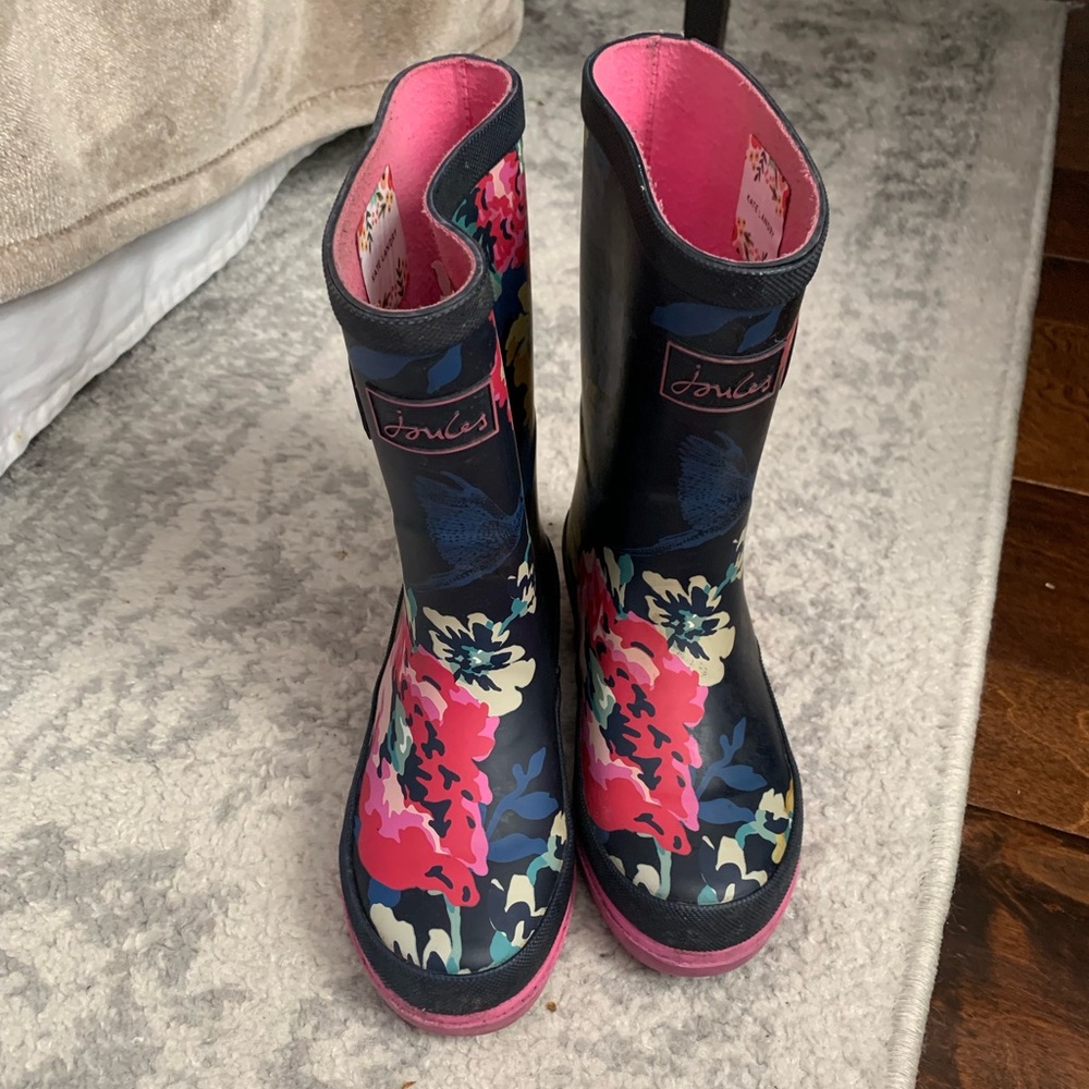 Joules floral rainboots. Excellent condition. Size 1.